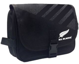 All Blacks Hanging Toilet Bag