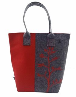 Jo Luping Red Harakeke Should Tote Bag