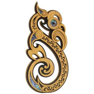 Hanging Manaia Artwork